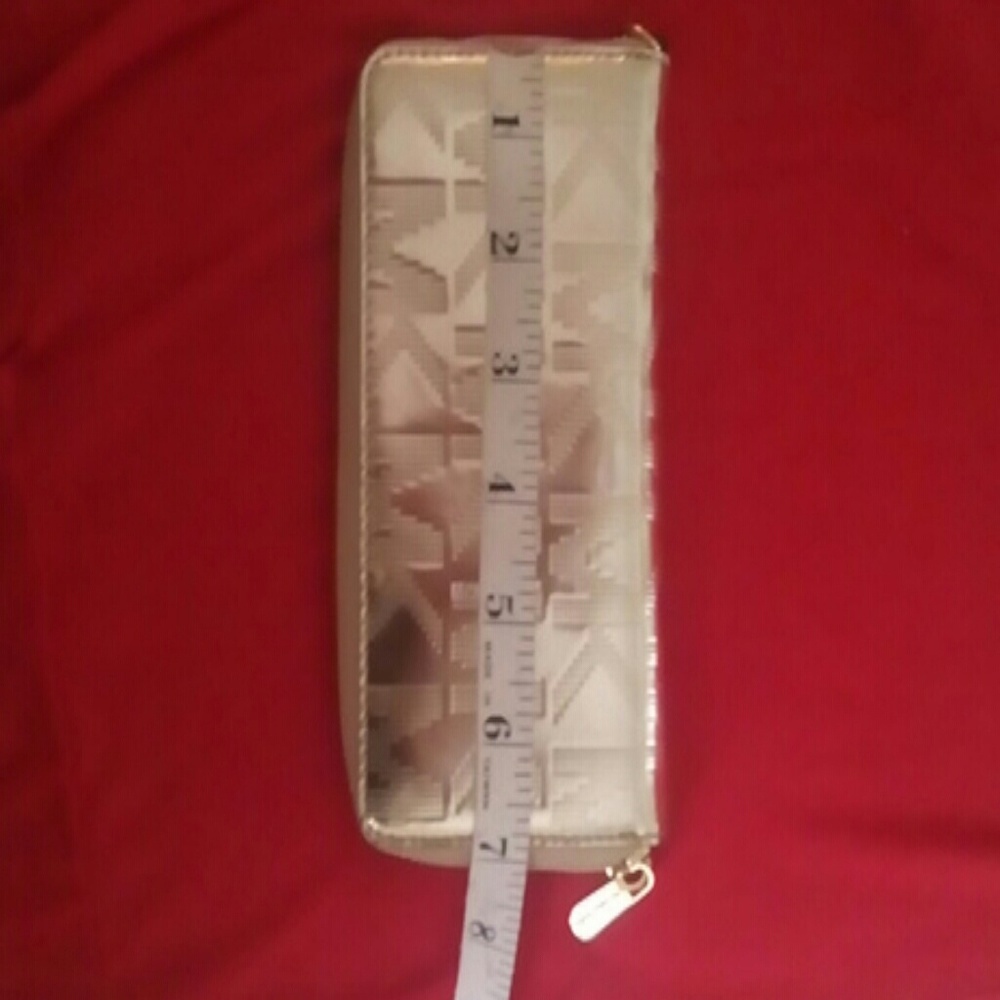 Genuine Michael Kors Wallet - Picture 2 of 5